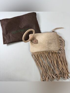 Trinity Ranch Cow Hide Ring Handle Wristlet Tan Fringe Western Women’s Clutch